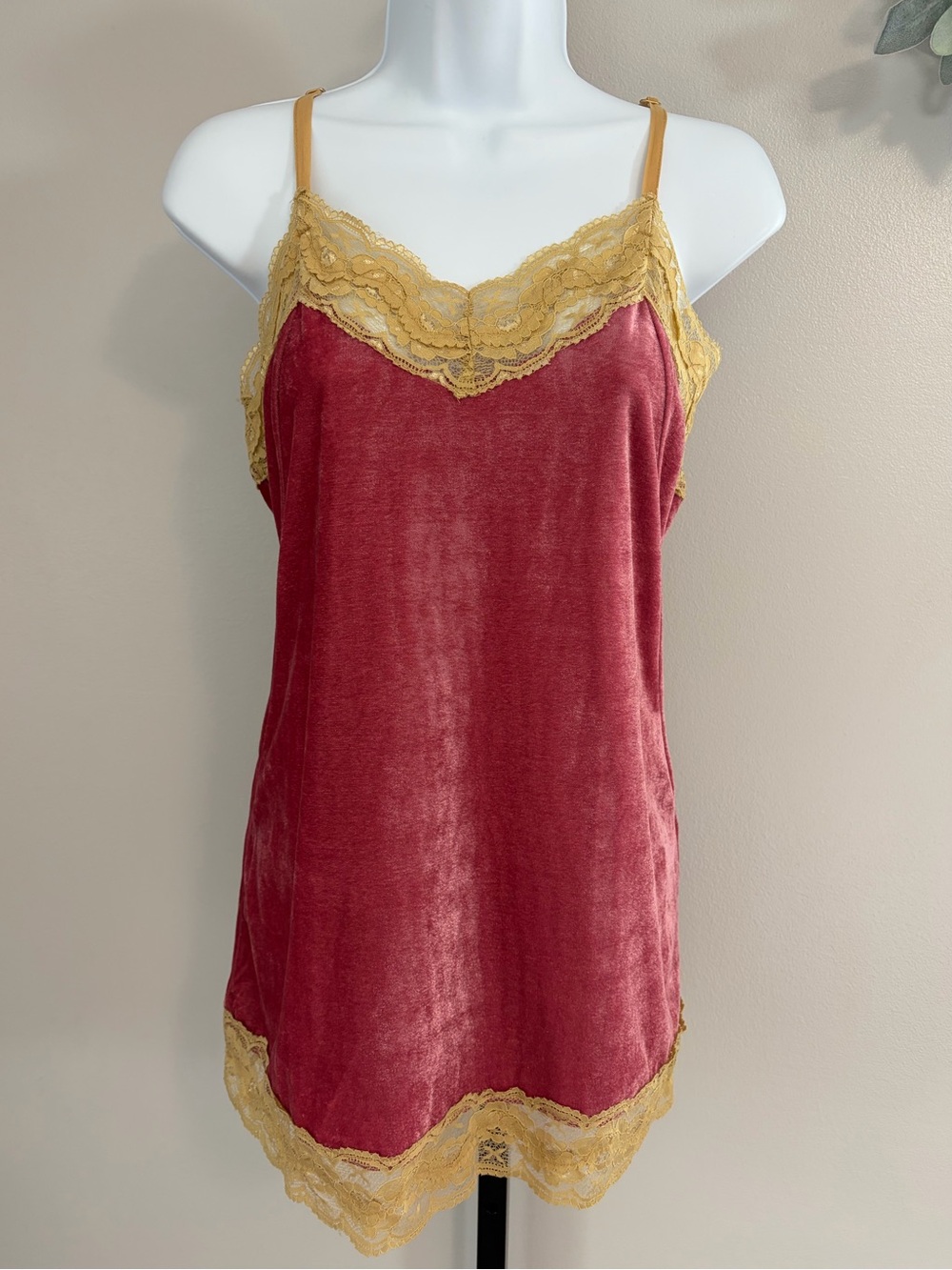 NWOT Aratta Silent Journey Rose Velvet Dreams Camisole with Lace Trim
